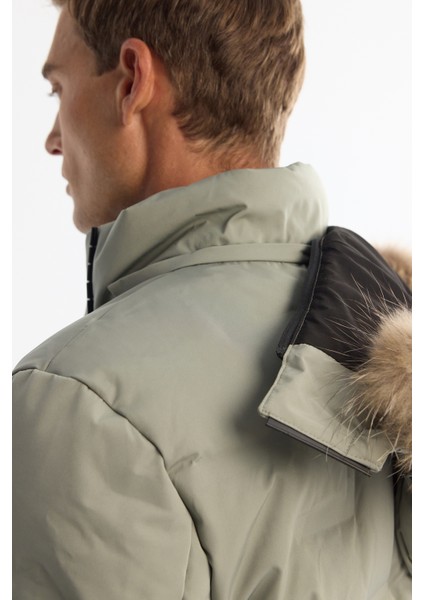 Erkek Nil Yeşili Kapüşonlu Su İtici Rüzgar Geçirmez Kaz Tüyü Şişme Comfort Fit Mont A42Y6010