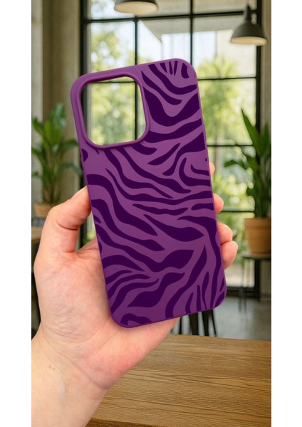 iPhone 15 Pro Max -Mor Zebra Desenli Silikon Darbe Emici Klasik Korumalı Rubber Kılıf