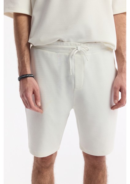 Erkek Beyaz Beli Lastikli Bağcıklı Örme Regular Fit Şort A51Y3613