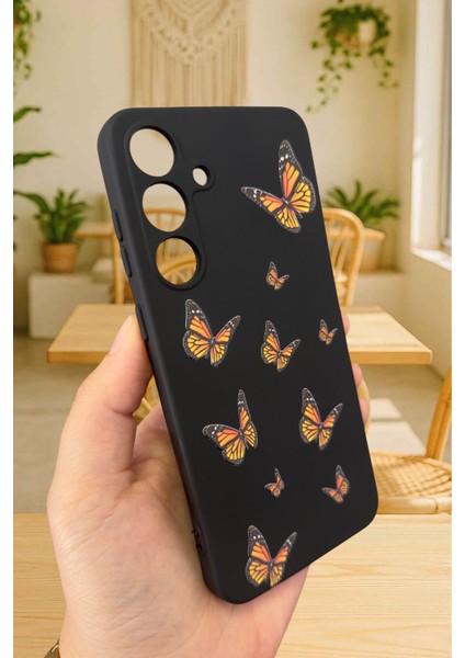 Samsung Galaxy S25 Plus- Turuncu Kelebek Desenli Silikon Darbe Emici Klasik Korumalı Rubber Kılıf modelleri