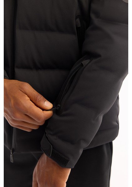 Erkek Siyah Kapüşonlu Kaz Tüyü Su İtici Rüzgar Geçirmez -10°C Dayanıklı Şişme Mont A52Y6067