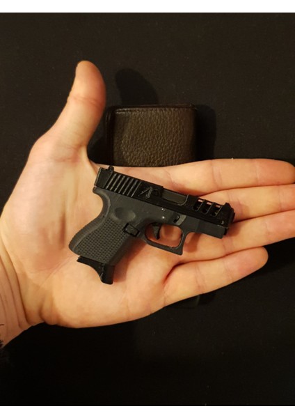 GLOCK43 Modeli 1/3 Ölçekli Işlevsel ve Modifiye Edilebilir Masa Süsü, Fidget Oyuncak ve Anahtarlık indirimleri