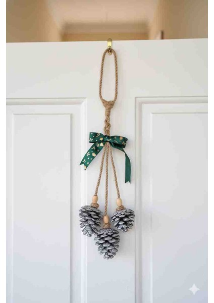 Yılbaşı Kozalaklı Kapı Süsü El Yapımı Doğal Kozalak