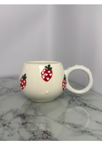 Seramik El Yapımı Çilek Desenli Bardak