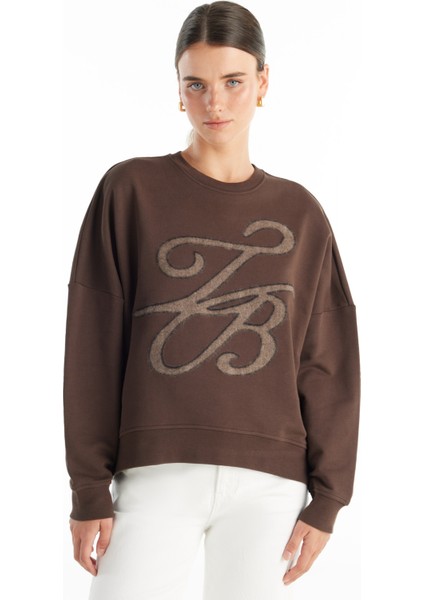 Balıkçı Yaka Nakışlı Koyu Kahve Kadın Sweatshırt TBWRTS1083