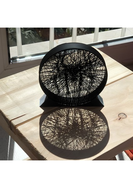 Line Art Masa Süsü Örümcek Adam Silüeti– Ağlardan Örülmüş Sanat | 13 cm modelleri