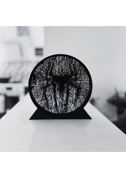 Line Art Masa Süsü Örümcek Adam Silüeti– Ağlardan Örülmüş Sanat | 13 cm fırsatları