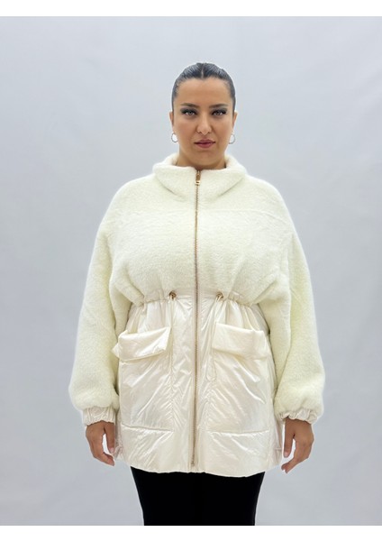 Büyük Beden Fermuarlı Cepli Ekru Peluş ve Parlak Kumaş Oversize Kadın Mont