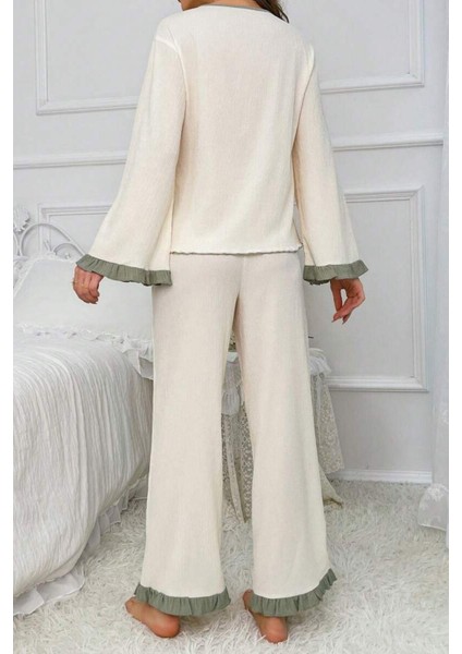 V Yaka Yeşil Fırfır Detaylı Ispanyol Paça Pijama Takımı indirimleri