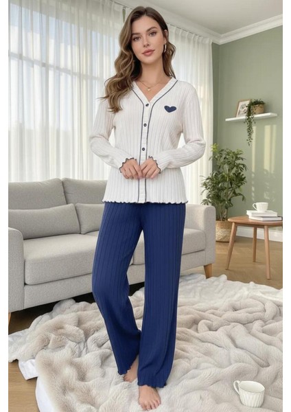 Kalp Detaylı Nakışlı Bej - Lacivert Uzun Kollu Pijama Takımı fiyatları