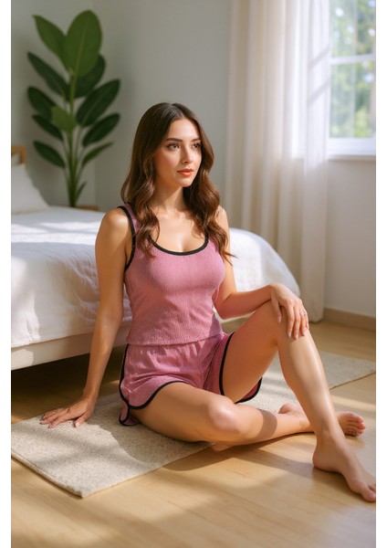 Pamuklu Siyah Biyeli Şortlu Pijama Takımı indirimleri