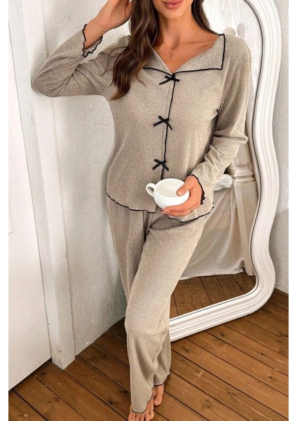 Bej Fiyonk Detaylı Pamuklu Uzun Kollu Pijama Takımı fiyatları