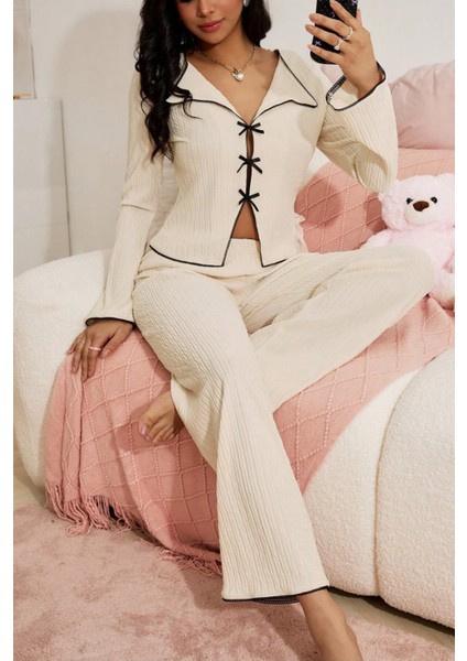 Kadın Yırtmaç Detaylı Fiyonklu Pijama Takımı Pamuklu Şık Desenli