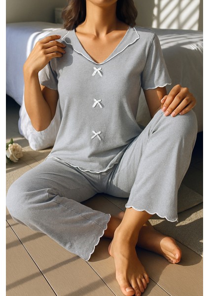 Pamuklu Gri Fiyonk Detaylı Mevsimlik Pijama Takımı