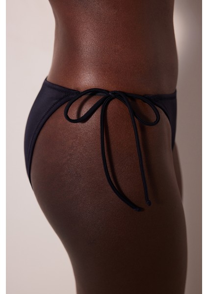 Basic Siyah Bikini Altı