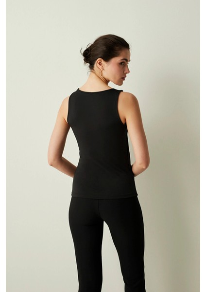 V Yaka Askılı Siyah Bluz