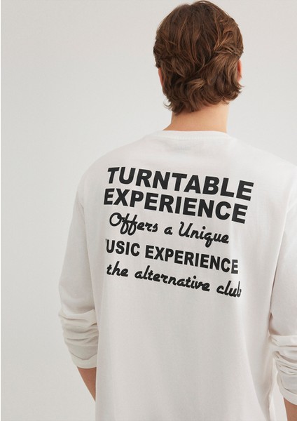 Sırt Baskılı Beyaz Tişört 0612410-70057