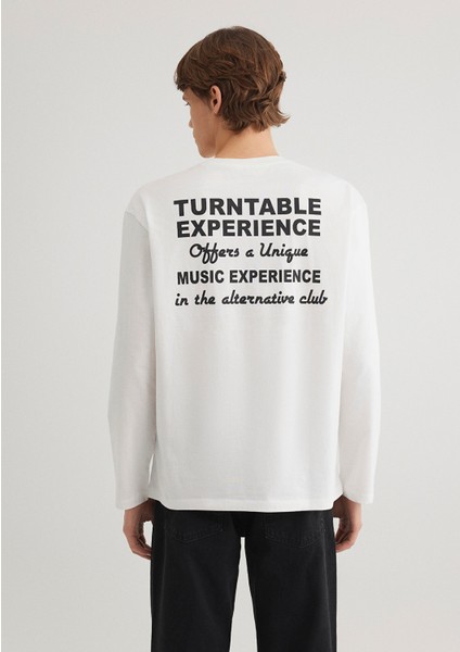 Sırt Baskılı Beyaz Tişört 0612410-70057