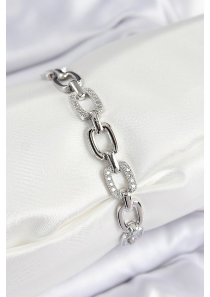 Pirinç Zirkon Taşlı Parçalı Zincir Model Gümüş Renk Kadın Bileklik - Lisinya