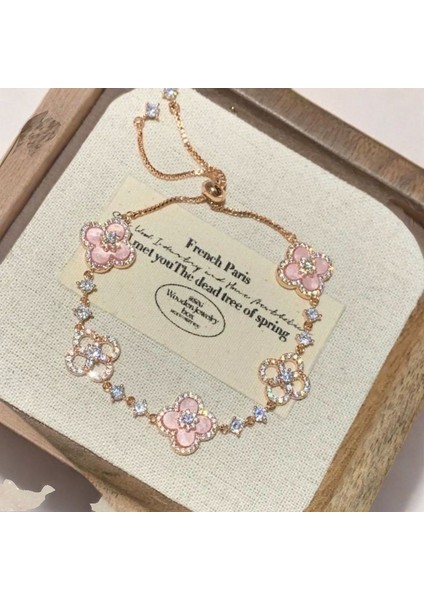 Mikro Yerleştirilmiş Parlayan Elmas Retro Kırmızı Deniz Kabuğu Dört Yapraklı Yonca Bileklik (Yurt Dışından)