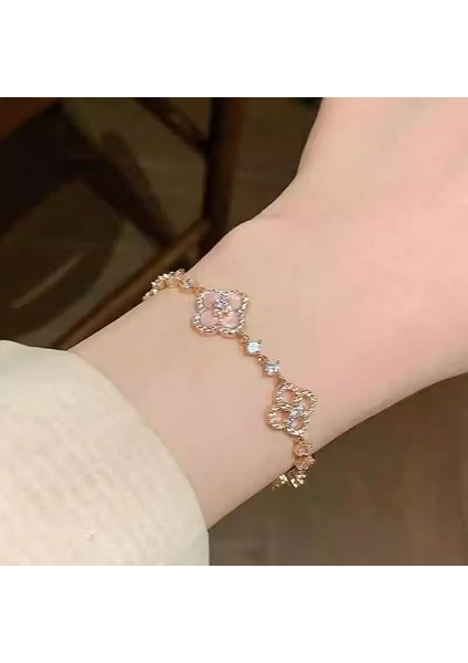 Şirin Pembe Küçük Çiçekli Bileklik Kadın (Yurt Dışından) fırsatları