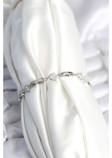 Pirinç Gümüş Renk Kalp Model Kadın Bileklik - Lisinya fiyatları