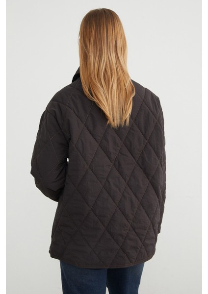 Baklava Desen Kapitone Oversize Düğmeli Mont