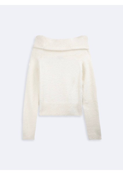 Omzu Açık Kayık Yaka Triko Beyaz Kazak fiyatları