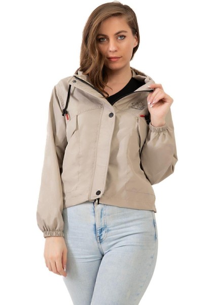 Kadın Su Geçirmez ve Rüzgara Dayanıklı Kapüşonlu Çıt Çıtlı Mevsimlik Yağmurluk