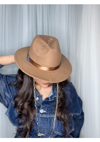 Tasarım Aksesuarlı Panama Fötr Şapka