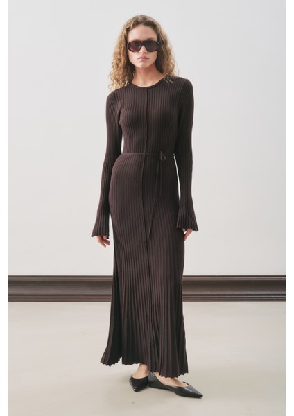 Kloş Etekli Lastik Örgü Elbise Kahverengi fiyatları