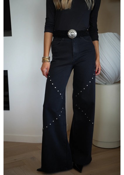 Zımba Detaylı Süet Pantolon fiyatları