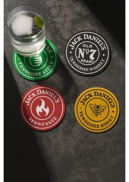 I Need Coffee Yazılı Duvar Süsü – Yuvarlak Sert Plastik 20X20 cm