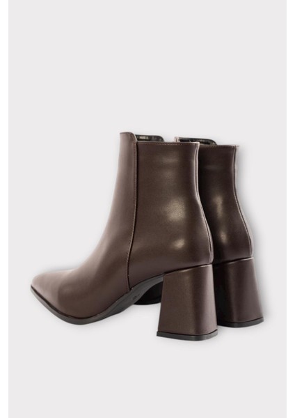Kalın Topuk Sivri Burun Fermuarlı Kadın Bot Kahverengi indirimleri