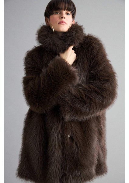 Regular Fit Fermuarlı Suni Kürk Mont F3396AX25WN