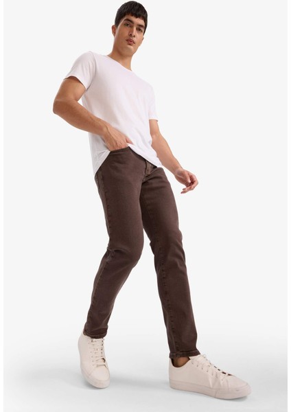 Slim Tapered Fit Dar Kalıp Normal Bel Daralan Paça Jean Pantolon F4046AX25WN fiyatları