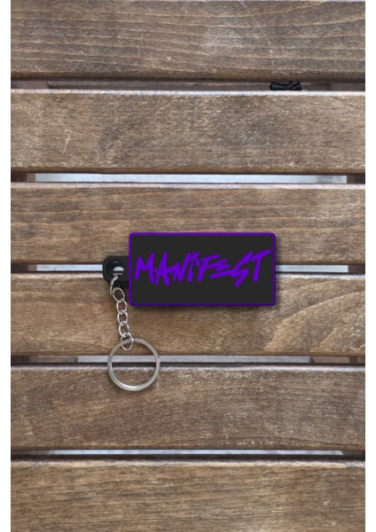 Manifets Grubu Manifestival Temalı Sert Plastik Anahtarlık Mor – Özel Tasarım, Dayanıklı, Şık modelleri
