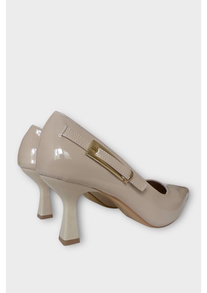 Kadın Rugan Yan Bant Detaylı Topuklu Ayakkabı Bej fırsatları
