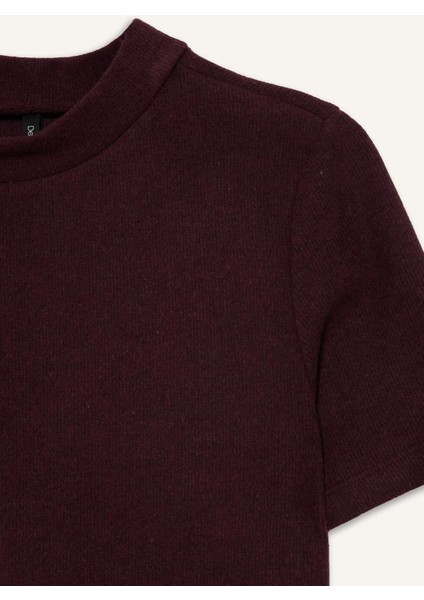 Slim Fit Dar Kesim Yarım Balıkçı Yaka Kısa Kollu Tişört D9758AX25WN