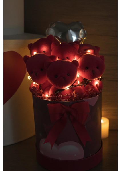 Premium Özel Kalpli Silindir Kutusunda, Kalpli Balonlu LED Işıklı 6’lı Kırmızı Ayıcık Buketi