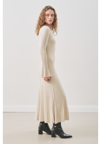 Kloş Etekli Lastik Örgü Elbise Bej modelleri