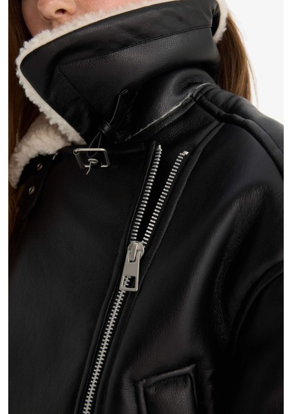 Oversize Geniş Kalıp Suni Kürk Astarlı Fermuarlı Suni Deri Ceket Mont F1826AX25WN indirimleri