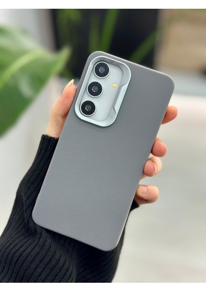 Samsung Galaxy S24 Uyumlu Estetik Dokulu Deri Görünümlü Esnek Silikon Kılıf fiyatları