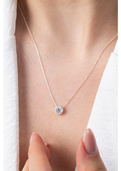 Tek Taşlı Zarif 925 Ayar Gümüş Kolye modelleri