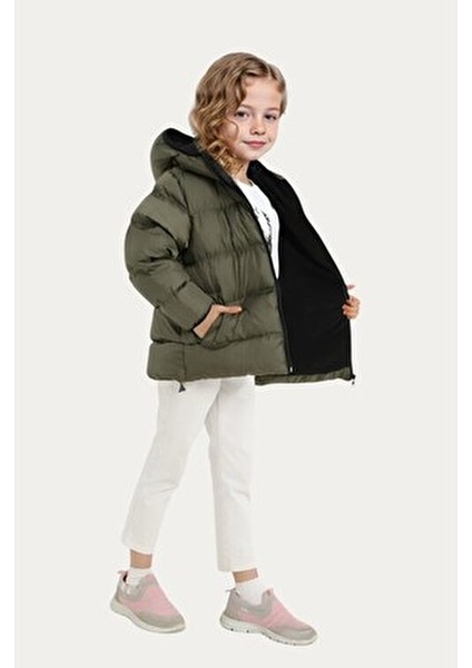 Kız Çocuk Haki Renkli Kapüşonlu Su ve Rüzgar Geçirmez Şişme Mont