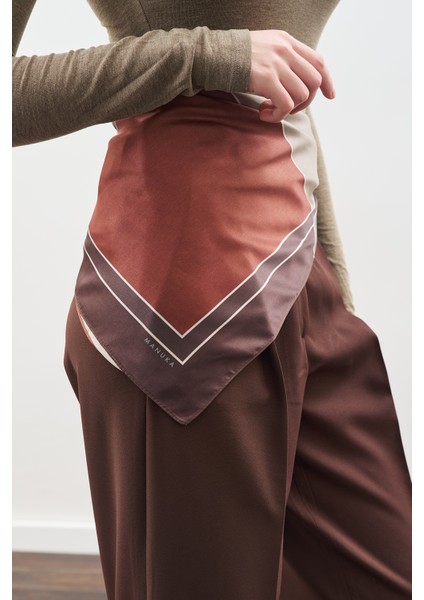 Desenli Orta Boy Saten Fular Nera-Yeşil fiyatları