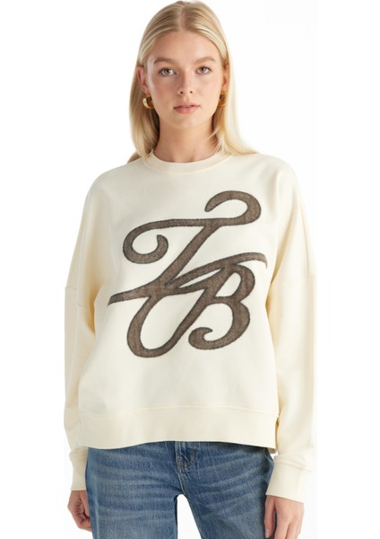 Balıkçı Yaka Nakışlı Ekru Kadın Sweatshırt TBWRTS1083