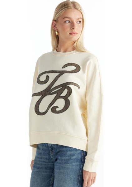 Balıkçı Yaka Nakışlı Ekru Kadın Sweatshırt TBWRTS1083 modelleri