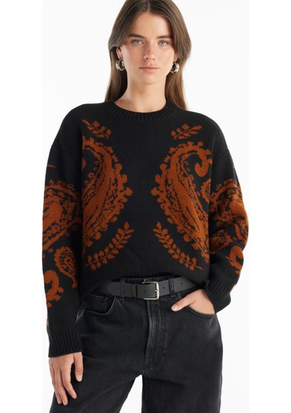 Bisiklet Yaka Standart Jakarlı Siyah Kazak Kadın TBWRKW1023