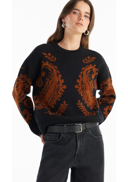 Bisiklet Yaka Standart Jakarlı Siyah Kazak Kadın TBWRKW1023 modelleri